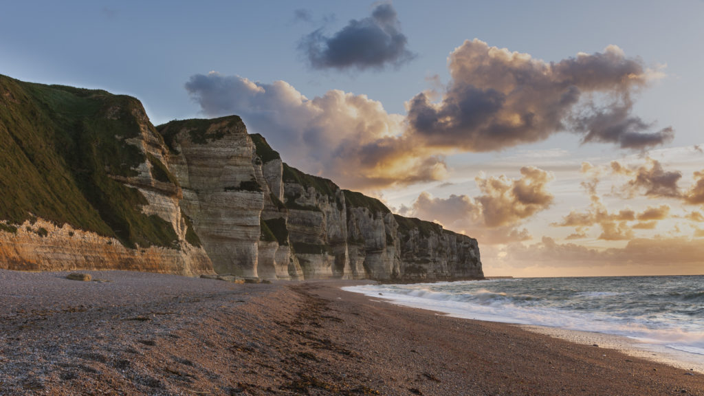 Coucher de soleil sur la plage LES TILLEULS - Normandie (France)