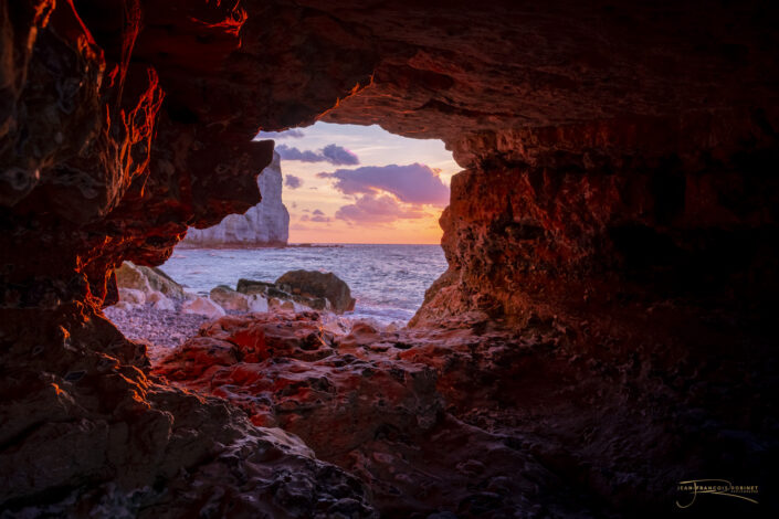 Coucher de soleil sous la falaise