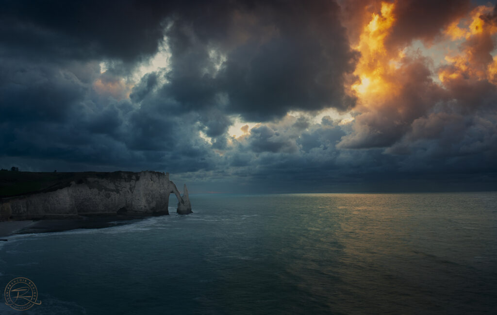 Coucher de soleil sur l'arche d’Étretat